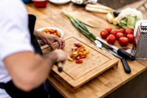 bringing-people-together-through-food-why-cooking-grilling-and-baking-for-friends-creates-lasting-memories